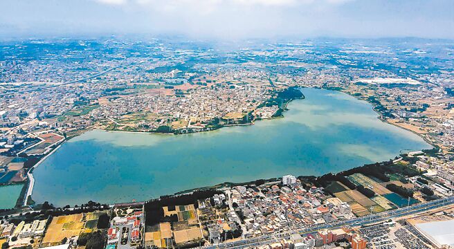 通水6周年，福建泉州向金门供水累计逾3500万吨，图为福建向金门供水工程取水地——晋江龙湖。（中新社）