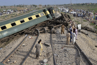巴基斯坦南部火車出軌意外 死亡人數攀至30人