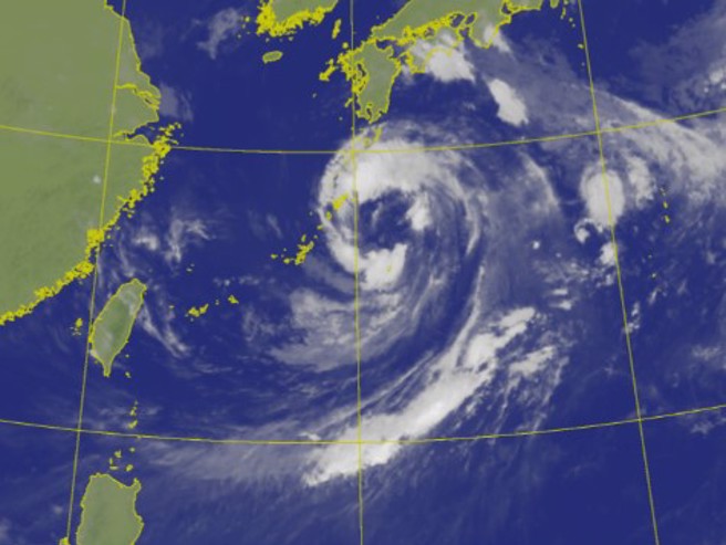 Typhoon Relays and Heavy Rain Warning: Weather Update for the Next Week