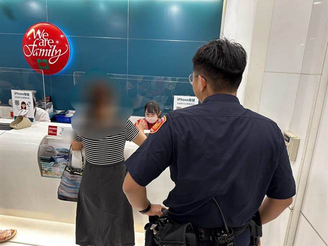 女子到银行欲匯款45万，银行行员直觉有异赶紧通报警方，所幸在警方及行员的联手劝阻下，成功阻止女子匯款。（八德警分局提供／陈梦茹桃园传真）