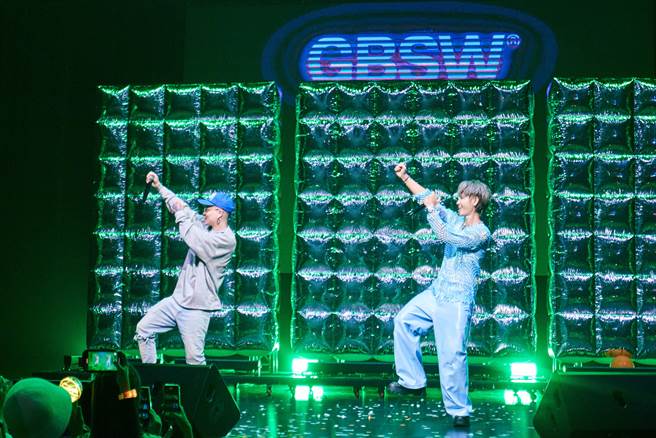 安可时，鼓鼓揪萧秉治帅跳〈射手〉掀回忆杀。（相信音乐提供）