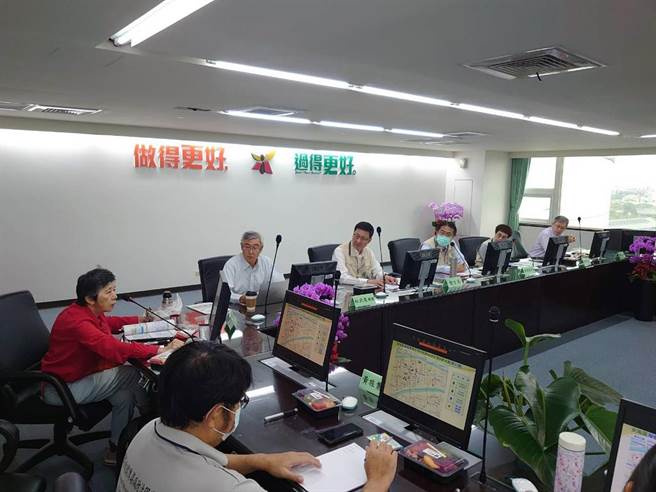台南登革热疫情持续严峻，市长黄伟哲邀集各领域的权威学者召开谘询会议，滚动式修正防治策略，研拟应对之策。（防治中心提供／洪荣志台南传真）