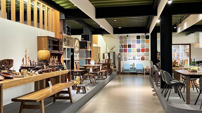 美雅家具2015年透过产官学三方面的合作，正式转型为观光工厂。（张毓翎摄）