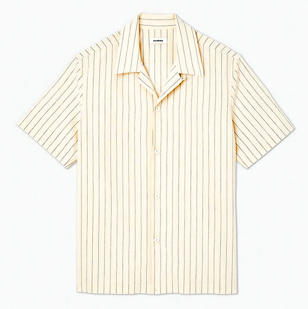 Sandro米白色直條紋襯衫，7890元。（Sandro提供）