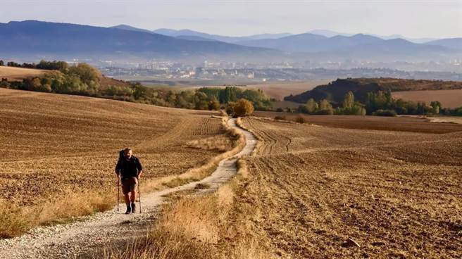 西班牙朝圣之路备受消费者青睐，2024年也将推出达人随行团 。（轻装上阵提供／吴娮翎台北传真）