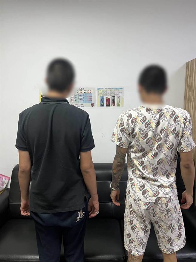 警方帶回2名砸車的陳姓男子。（警方提供）