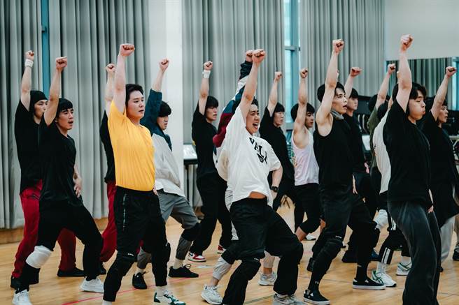 韩国音乐剧《三剑客》将于8月18起在台中国家歌剧院登场，图为舞群排练照。（台中国家歌剧院提供／陈淑芬台中传真）