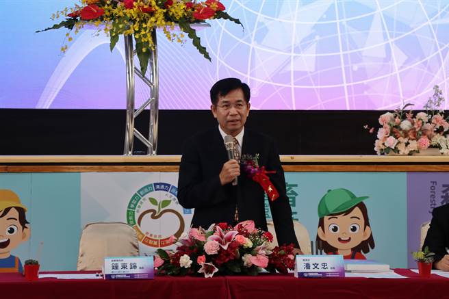 教育部长潘文忠致词。（苗栗县政府提供／李京升苗栗传真）