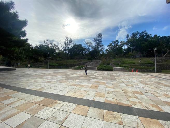 「走路趣寻宝，全臺齐步走」全民线上竞赛活动，新竹市指定寻宝健走步道为新竹公园及十八尖山。（陈育贤摄）