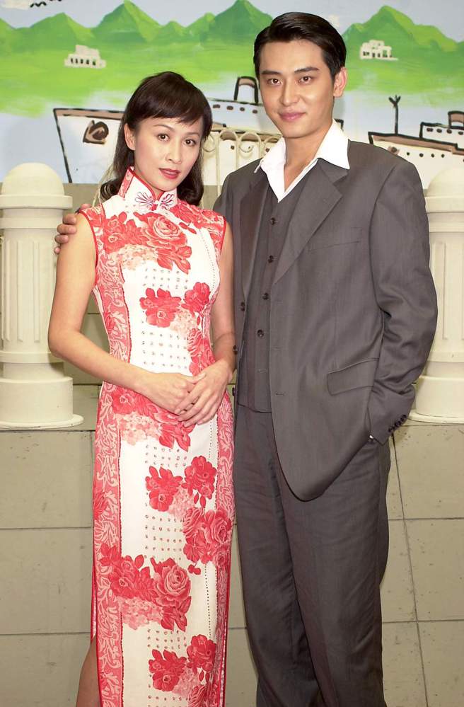 陈冠霖曾和香港女星刘嘉玲（左）合作电视剧《多桑与红玫瑰》。（图／中时资料照）