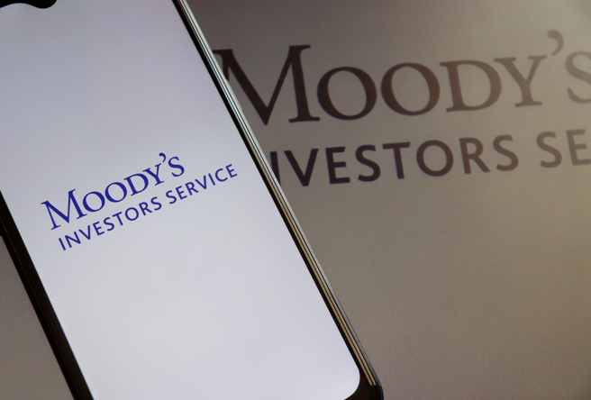 国际金融评级机构穆迪（Moody's）调降数家美国中小银行信评。（示意图 Shutter Stock）