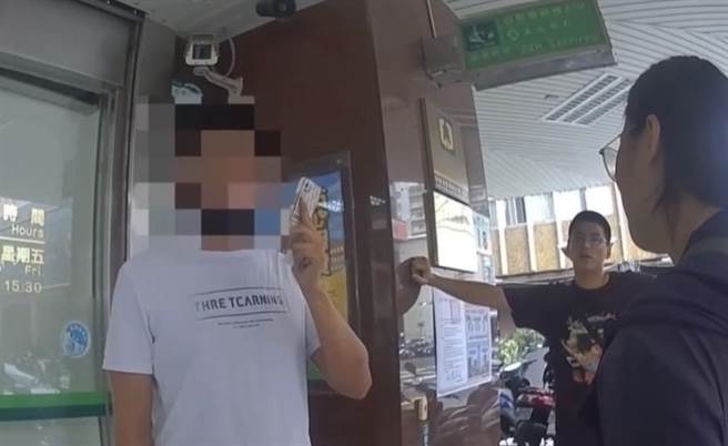 33岁的叶姓男子日前透过友人找到一份「取领货款」的工作，不料真实身分却是诈骗集团的车手。（高市三民一分局提供／杨舒婷高雄传真）