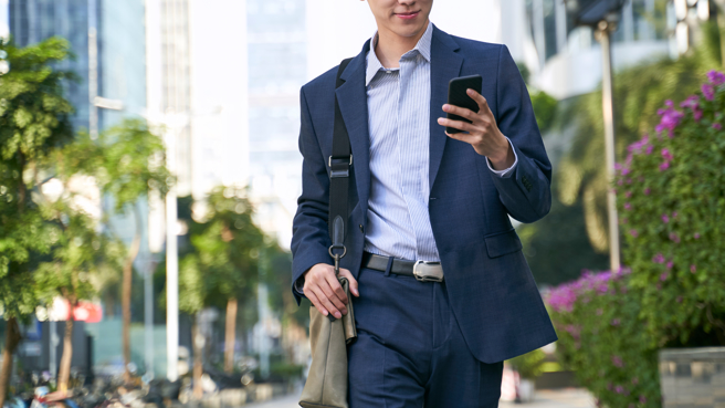 鄰居阿姨自曝兒子才35歲，在外交部當公務員已升到10職等。（圖／示意圖，達志影像）