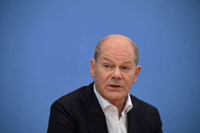 台积电承诺以近35亿欧元额度投资位于德国的欧洲半导体制造公司（ESMC），总理萧兹表示德国如今或将成为欧洲晶片主要产地。（图/路透社）