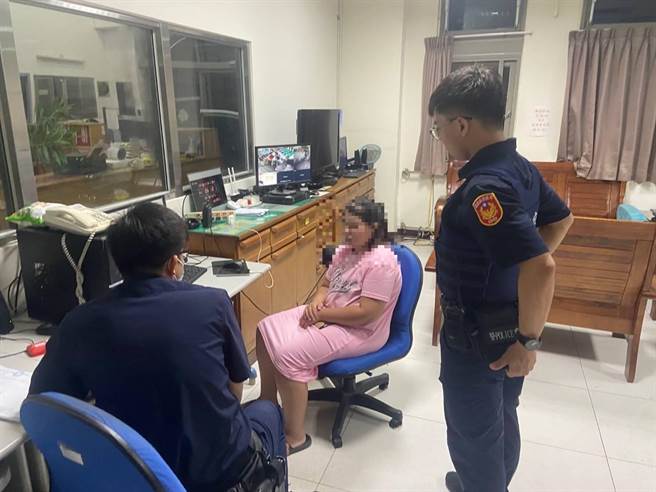 张女被网友放鸽子，幸好有员警协助，最后得以顺利返家。（布袋分局提供／吕妍庭嘉义传真）