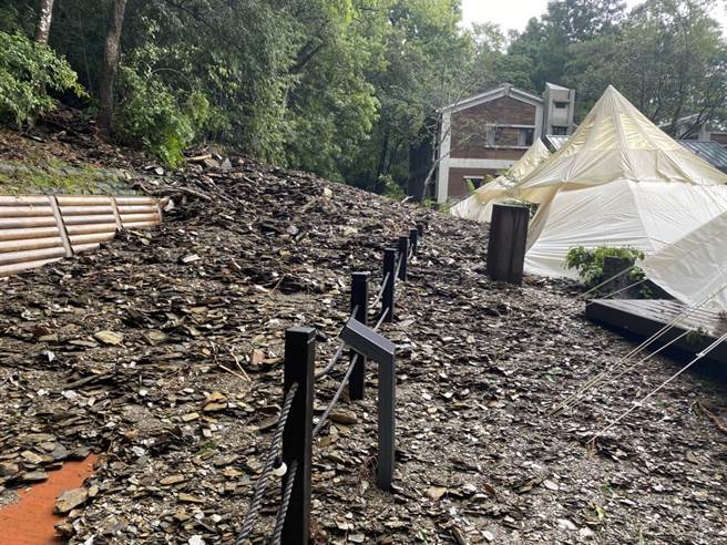 奧萬大是河谷地形，周圍之流爆發土石流，園區露營區遭土石流侵襲。（林業署南投分署提供／楊靜茹南投傳真）