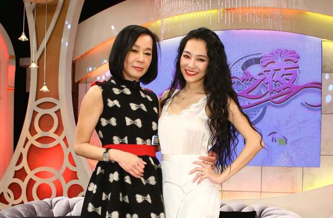 王思佳（右）与妈妈布兰妮（左）近年偶尔会一起上节目。（图／中时资料照）