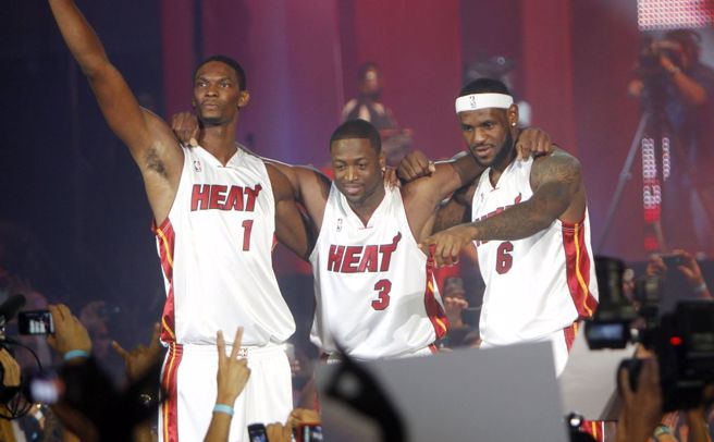 2010年的热火3巨头，(左起)波许、韦德、詹姆斯。（美联社资料照）