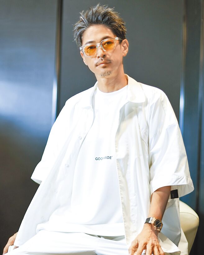 洼冢洋介对时尚穿搭很有一套，是大家心中的潮流男神。（陈俊吉摄）