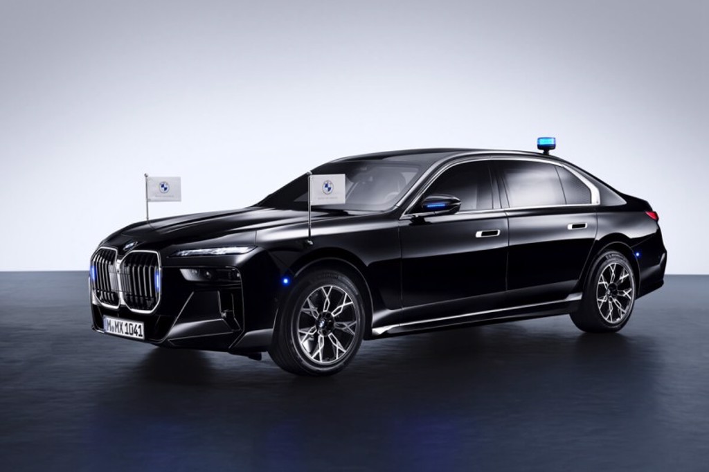 BMW推出新一代7 Series Protection防彈車，並且首次推出純電車型：i7 Protection(圖/Carstuff)