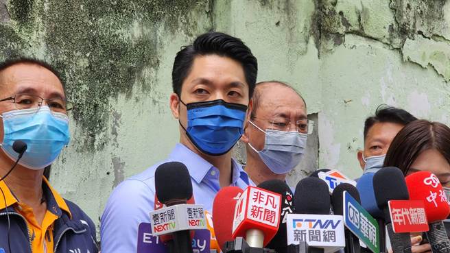 台北捷運調降冷氣溫度，粗估將使每月電費增加200至250萬。台北市長蔣萬安表示，運量已有增加，相對必須投入相關成本，「目前相關的費用我們都是可以支應」。（劉彥宜攝）