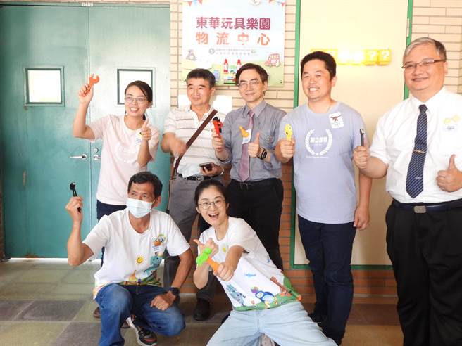 国立东华大学洄澜共好大学社会责任（USR）中心在校内成立花莲二手玩具物流站，今启用后，成功拼齐全台据点的最后一块拼图。（罗亦晽摄）