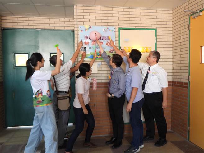 国立东华大学洄澜共好大学社会责任（USR）中心在校内成立花莲二手玩具物流站，今启用后，成功拼齐全台据点的最后一块拼图。（罗亦晽摄）