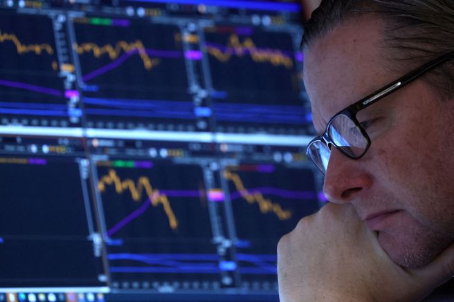 华尔街看跌美股后市，巴菲特指标泄玄机。（示意图／路透社）