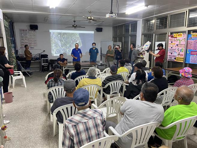 台東縣府原預計拓寬東44線鄉道，日前舉行第1次部落說明會。（蔡旻妤攝）