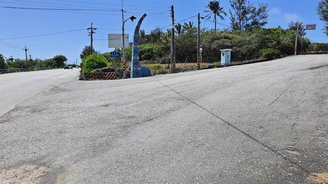 台東縣府原預計拓寬東44線鄉道，多次遭反對，縣府今天表示尊重部落決議取消拓寬工程。（蔡旻妤攝）