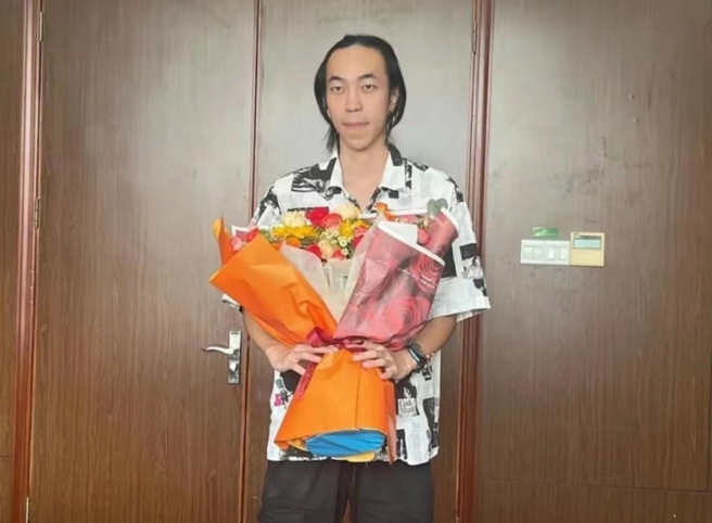 顧智國善良溫暖的行動，感動許多網友。（圖／摘自微博）