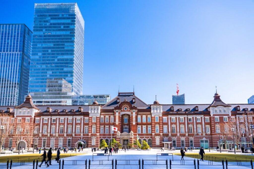 東京站為辰野金吾的代表性建築，無論是否熱愛建築，都會被其吸引想專程到訪朝聖。（圖／阪急交通社）