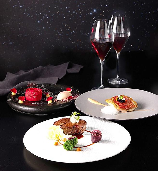 「THE WANG」以名作《小王子》为灵感发想，推出七夕情人节套餐，即日起开始接受预约。（图／王品集团提供）★《中时新闻网》关心您：饮酒过量，有碍健康。酒后不开车，安全有保障！