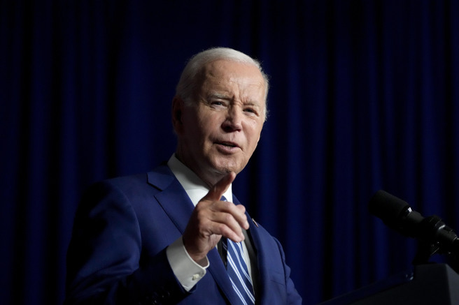 
拜登（Joe Biden）昨天正式簽署一項備受外界關注的行政命令，內容是禁止私募股權與風險投資公司對中國半導體與微電子、量子訊息技術及AI在內的3大領域敏感科技企業投資，以確保美國國家安全，並防止美國資本與專業技術被用以協助中共解放軍軍事現代化。(圖/美聯社)