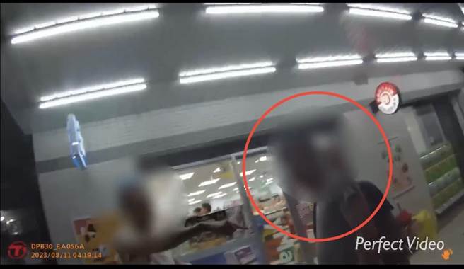 中和区陶男酒后与人衝突，突遭不明尖锐物割伤流血（中和警分局提供）