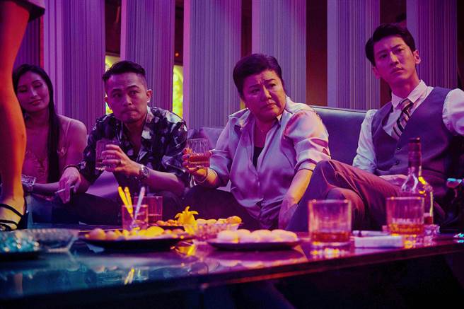 影后林美秀饰演处事心狠手辣的反派盈董。（Catchplay提供）