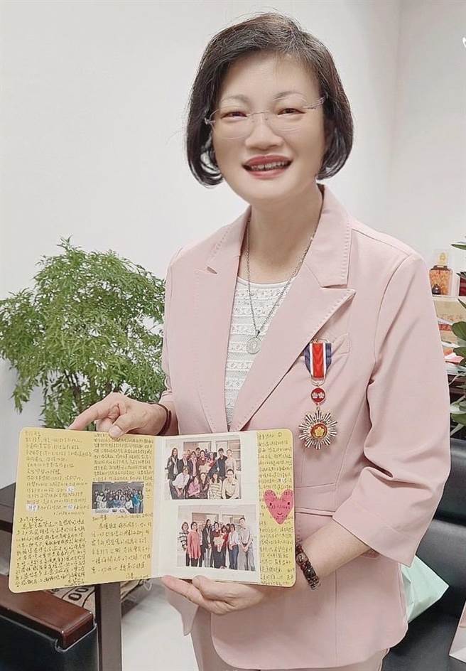 前衛福部參事李美珍，接任新北市社會局長，人事令14日生效。（新北市政府提供）