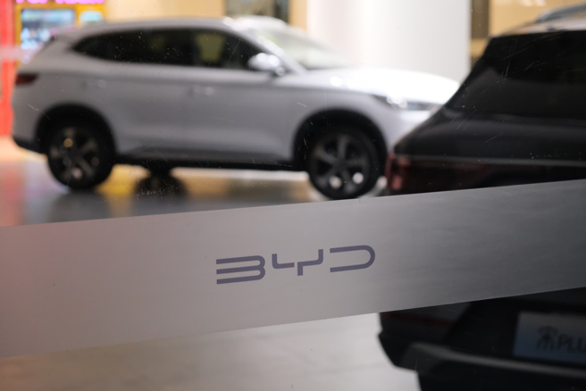 大陆新能源车大爆发，却衝击汽车维修人员饭碗。（示意图/达志影像/shutterstock）

