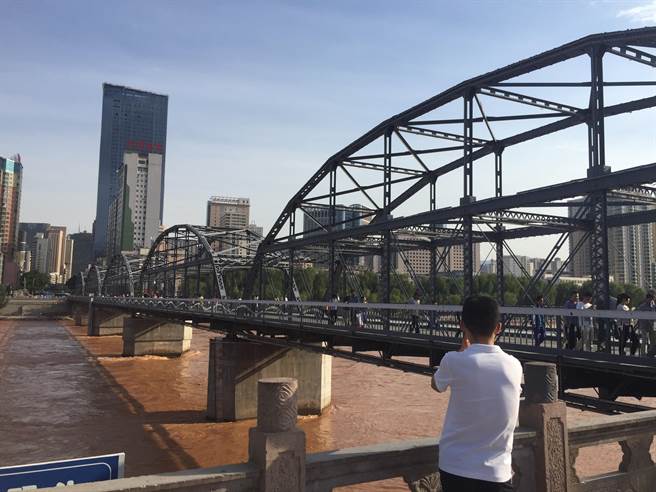 台湾旅行业者希望开放团客赴大陆。图为甘肃省兰州的黄河河畔。(简立欣摄)