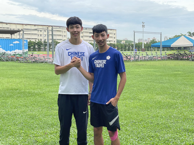台灣田徑好手彭名揚（左）、林昱堂。（毛琬婷攝）