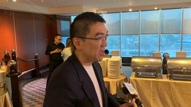 基隆市长谢国梁会后受访表示，对本次交流茶会的形式与效果很满意，也收到了许多没有思考过的问题面向，将会与教育处持续研拟解方，让基隆孩子能尽量选择在地就学。（徐佑升摄）