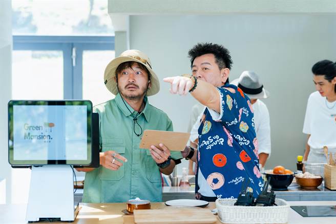 庹宗康（右）、KID。（好看娛樂提供）