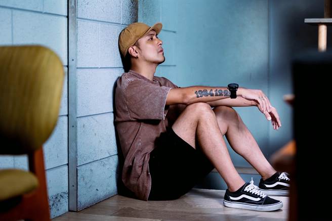 嘎嘎在绝望中一直学会放下。（罗永铭摄）