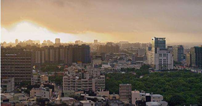 新竹某黑心房东因为浴室发霉，向租客收取14000元。（示意图／unsplash）