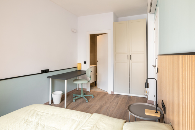 男大生遇到「吸血房东」，住到一半突涨房租、电费，退租搬离时还被坑了一笔。（示意图／Shutterstock）