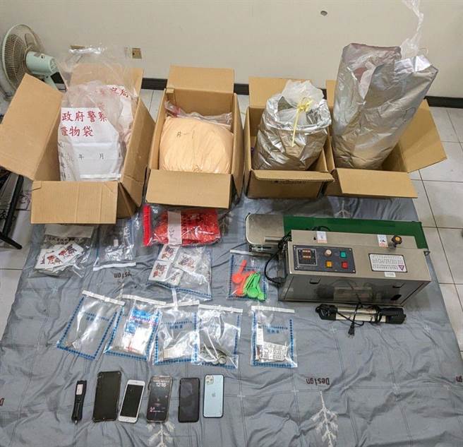 警方查获大批毒果汁包。（警方提供）