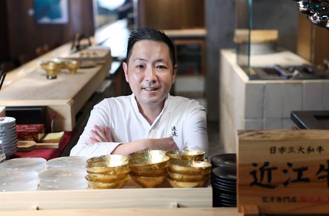 高檔日料餐廳「渡邉」料理長渡邉信介以一手好菜，擄獲不少名人味蕾。（陳俊吉攝）