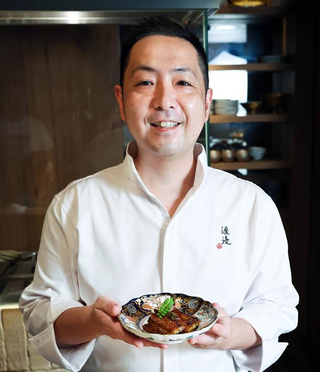 渡邉信介對料理仍抱持相當程度的熱情與執著，分享客人吃得開心是他料理的動力來源。（陳俊吉攝）