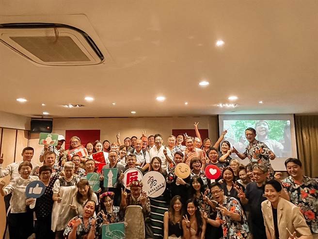主动出击迎星马旅客，屏东县府携手业者赴新加坡办推介会。(屏县府提供)