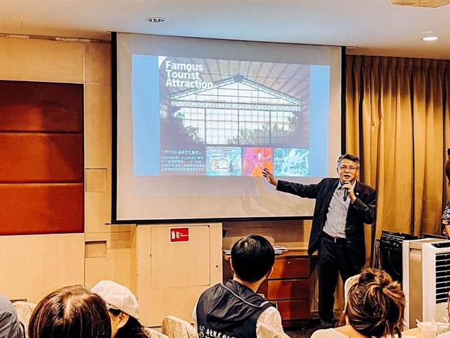 主动出击迎星马旅客，屏东县府携手业者赴新加坡办推介会。(屏县府提供)